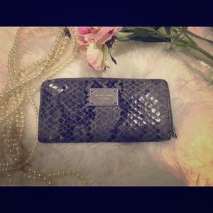 Micheal Kors wallet